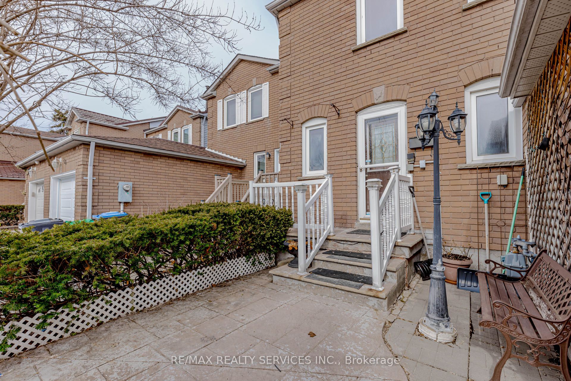 130 Cutters Crescent, Brampton, ON, L6Y 4J8 photo 2