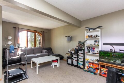 Additional image 8 of 16 Davis Close, Red Deer, AB, T4R 2L4