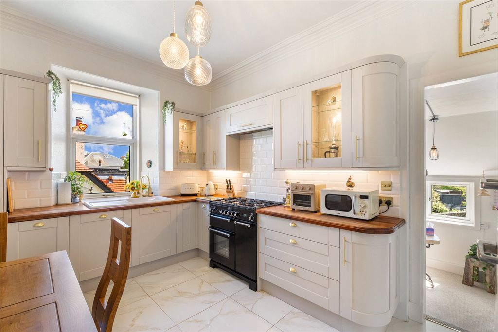 Additional image 10 of 2 bed flat for saleBellfield Road, Stirling FK8