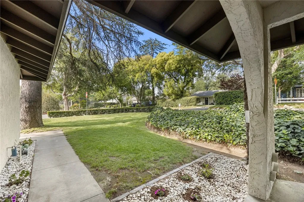 369 San Juan Way, La Canada Flintridge, CA 91011