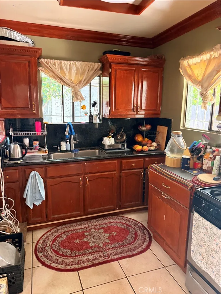 Additional image 9 of 2384 W 30th St, Los Angeles, CA 90018