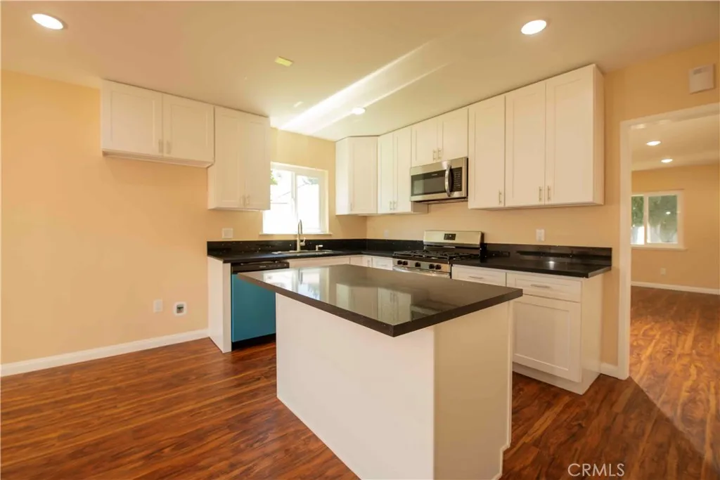 Additional image 52 of 7630 Minstrel Ave, Canoga Park, CA 91304
