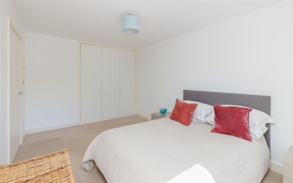 Additional image 18 of 3 bed flat for saleCowes, Isle Of Wight PO31