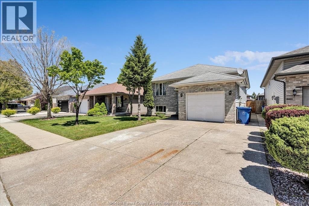 2558 Gatwick , Windsor, ON, N8P1Y8