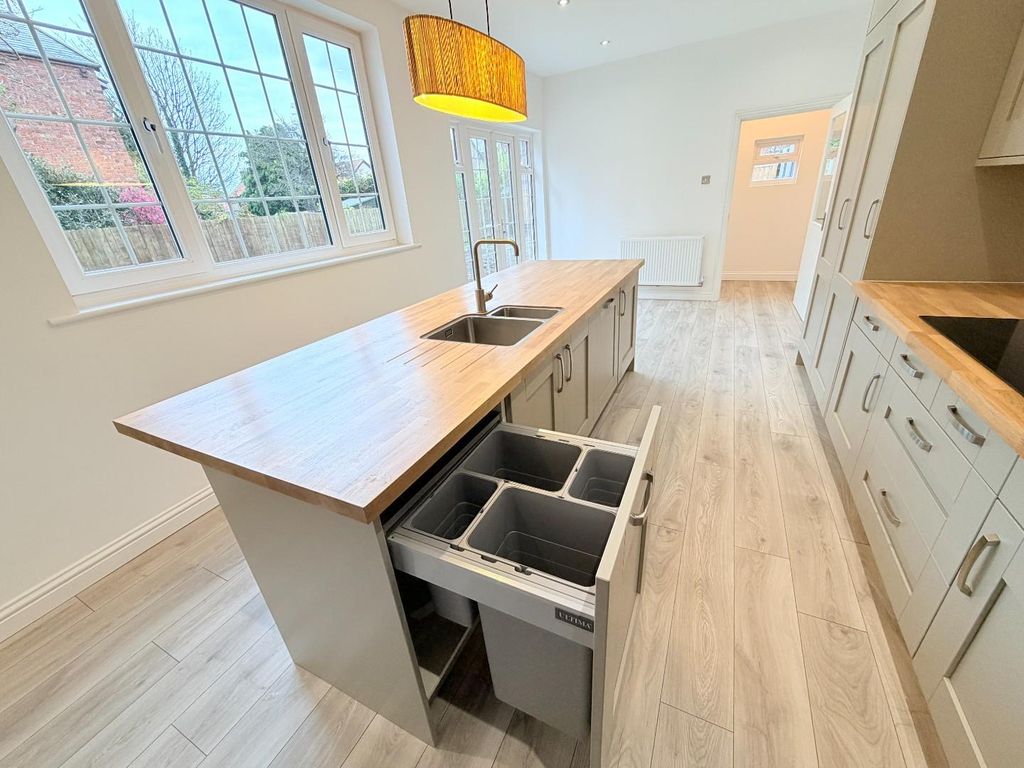 Additional image 14 of 5 bed semi-detached house for saleHutton Avenue, Hartlepool TS26