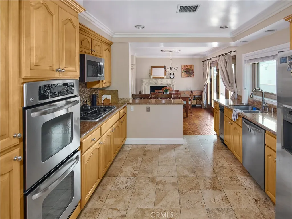 Additional image 6 of 864 Maryland St, El Segundo, CA 90245
