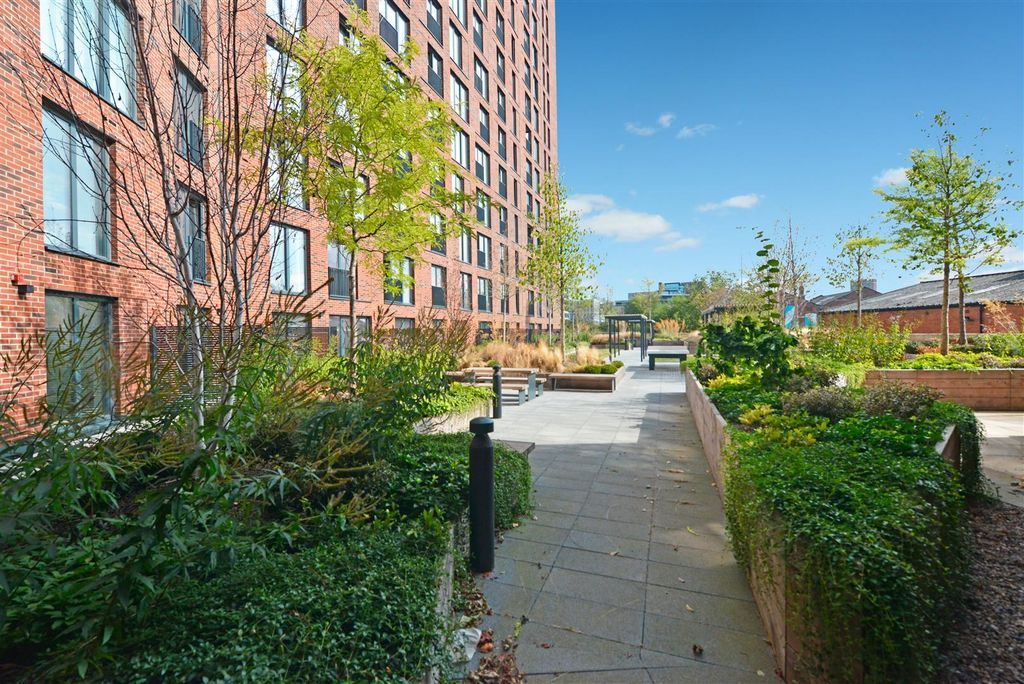 Additional image 17 of 1 bed flat for saleSpringwell Gardens, Leeds LS12