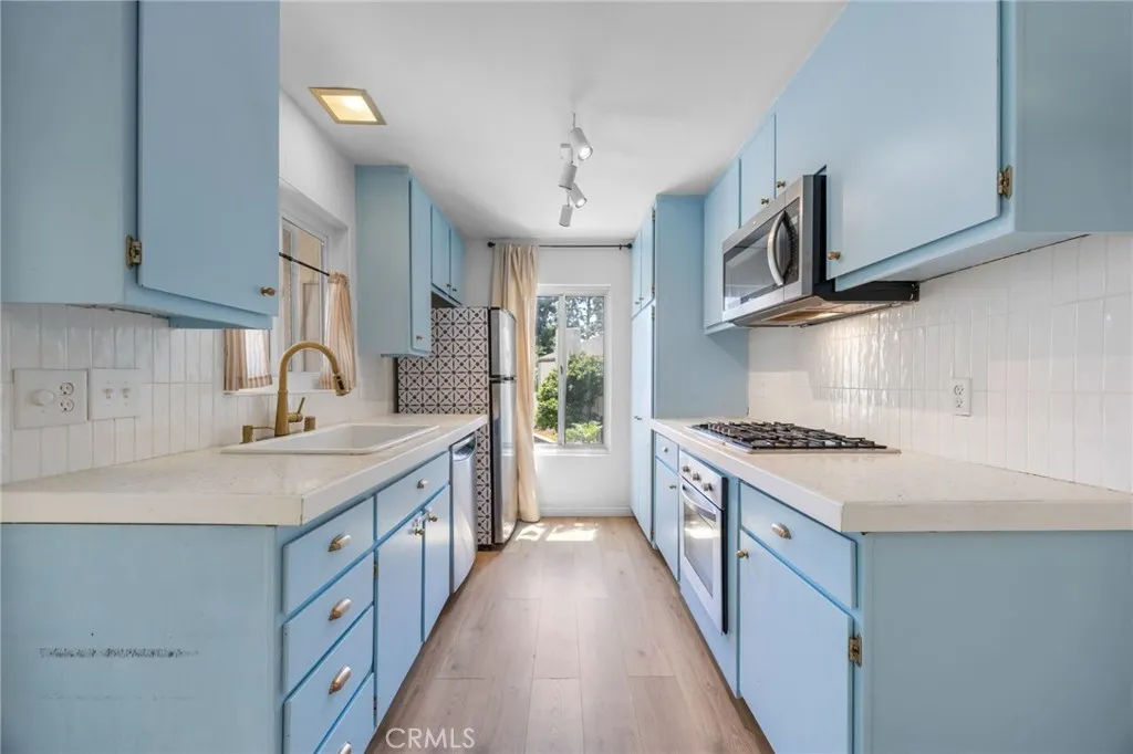 Additional image 53 of 1330 Cabrillo Park Dr Unit F, Santa Ana, CA 92701