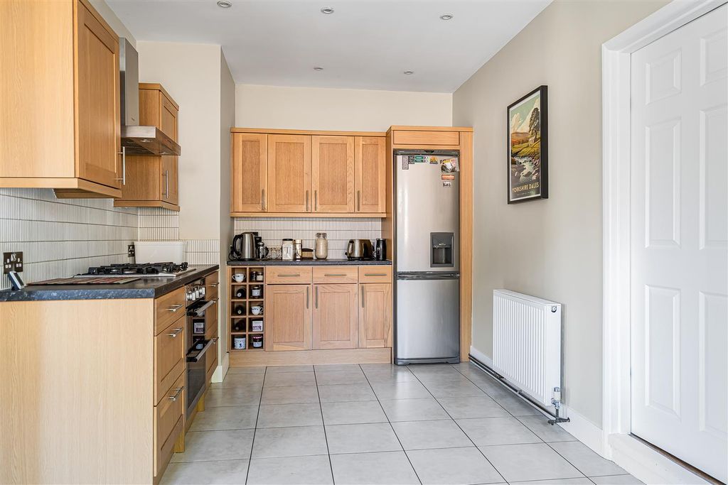 Additional image 5 of 4 bed detached house for saleCollege Rise, Maidenhead SL6