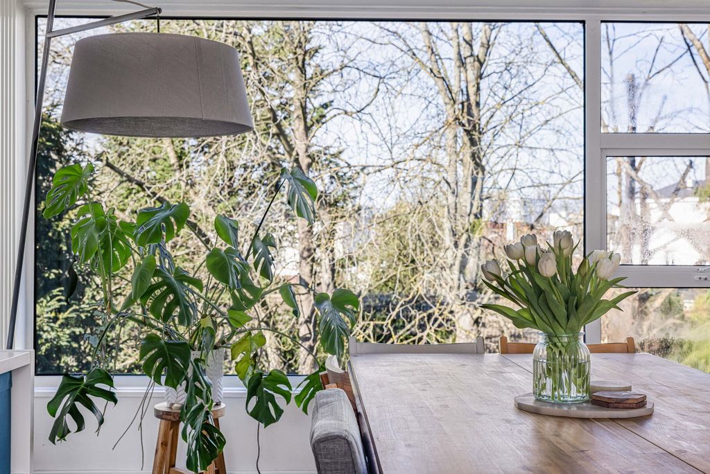 Additional image 7 of 3 bed flat for salePark Place, Cheltenham GL50