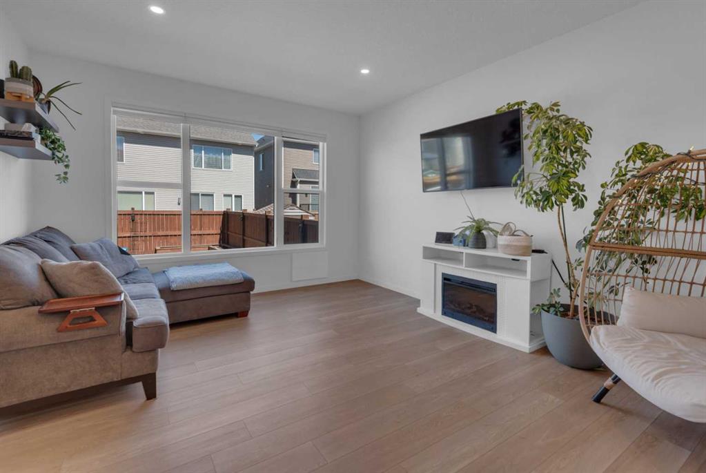 Additional image 4 of 76 Carringsby Avenue NW, Calgary, AB, T3P 1R9