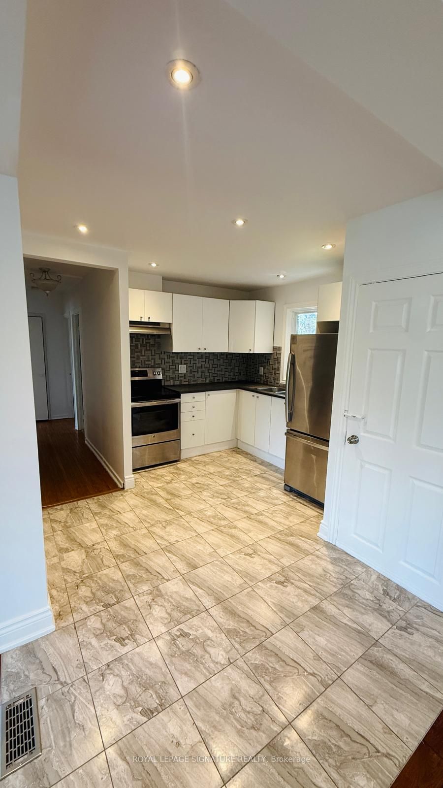 Additional image 3 of 2140 Munden Road, Mississauga, ON, L5A 2R2