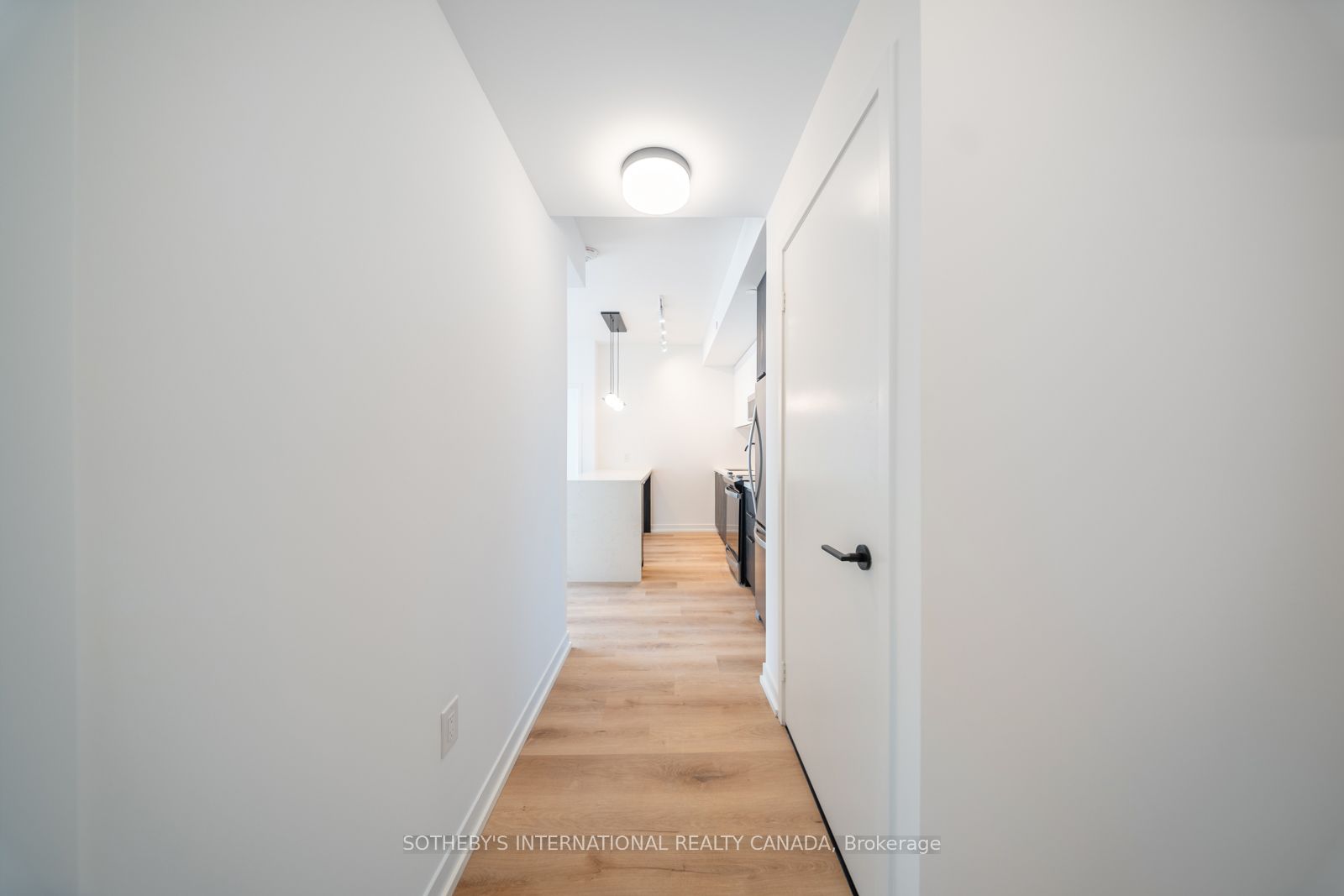 Additional image 3 of 911-5 York Garden Way, Toronto, ON, M6A 2V1