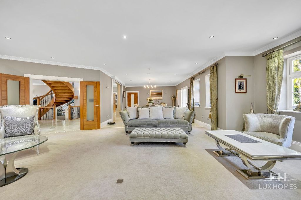Additional image 7 of 7 bed detached house for saleParkstone Avenue, Emerson Park RM11