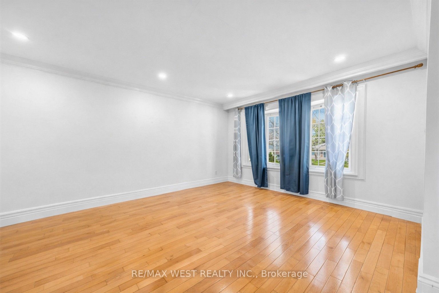 Additional image 3 of 578 Bellamy Road N, Toronto, ON, M1H 1G4