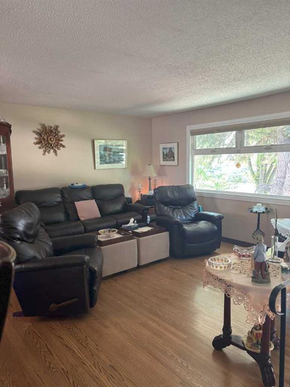 Additional image 5 of 4924 40 Avenue NW, Calgary, AB, T3A 2P1
