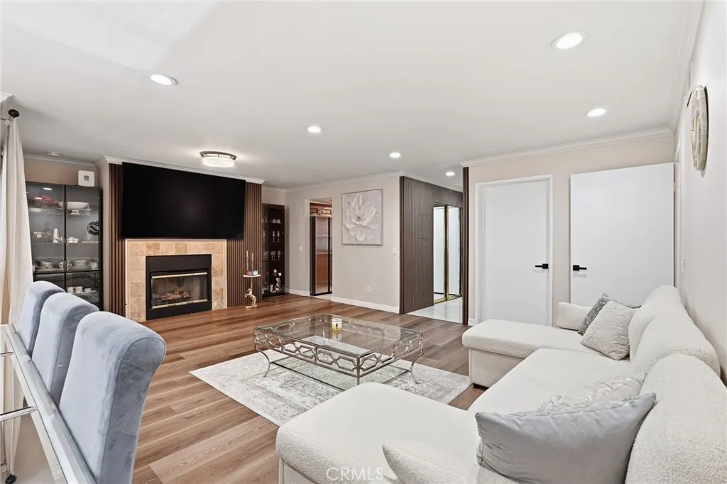 Additional image 7 of 330 Burchett Street Unit 206, Glendale, CA 91203