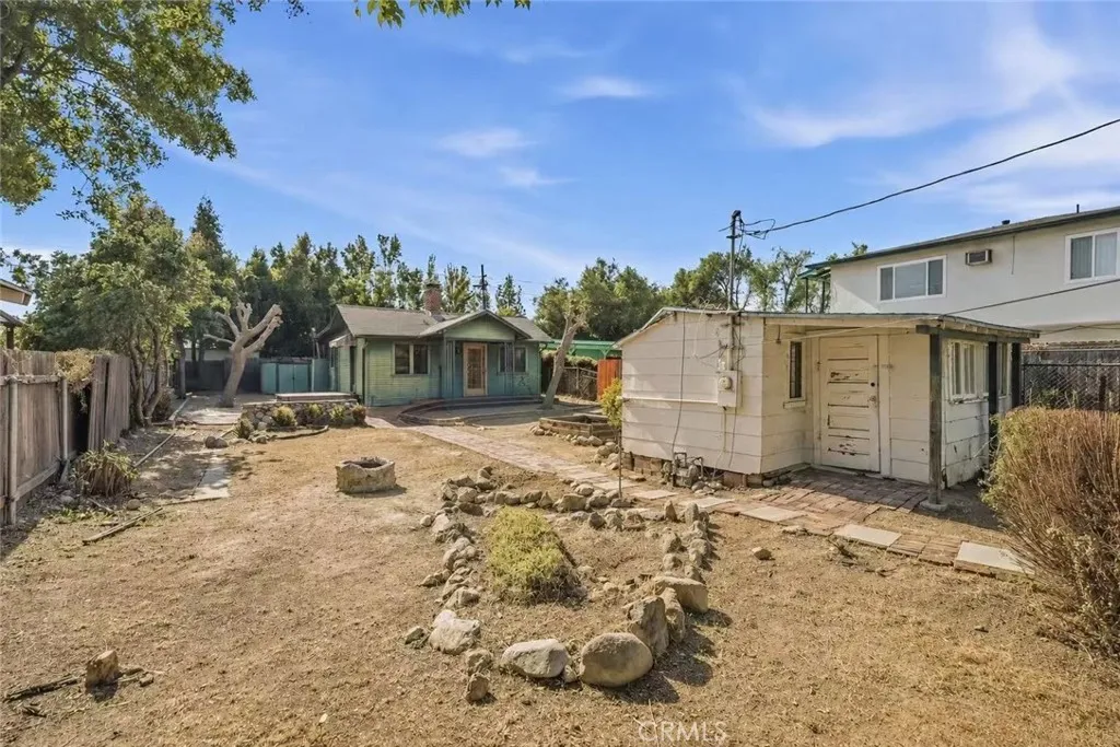 165 S Meridith Avenue, Pasadena, CA 91106 photo 4