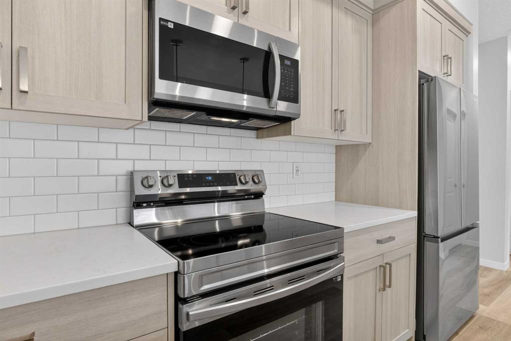 Additional image 6 of 1206-33 Carringham Gate NW, Calgary, AB, T3P 2H6