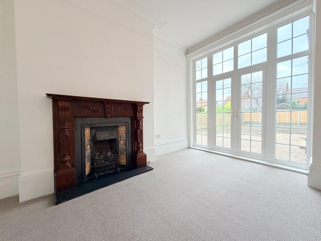 Additional image 10 of 5 bed semi-detached house for saleHutton Avenue, Hartlepool TS26