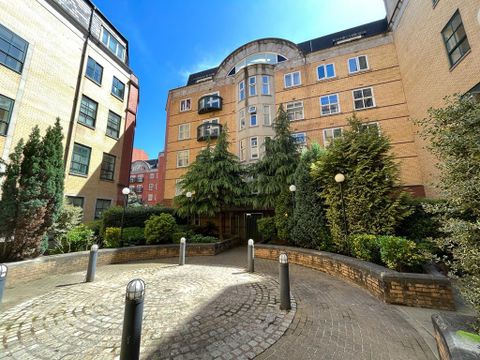 Venice Court, Manchester M1