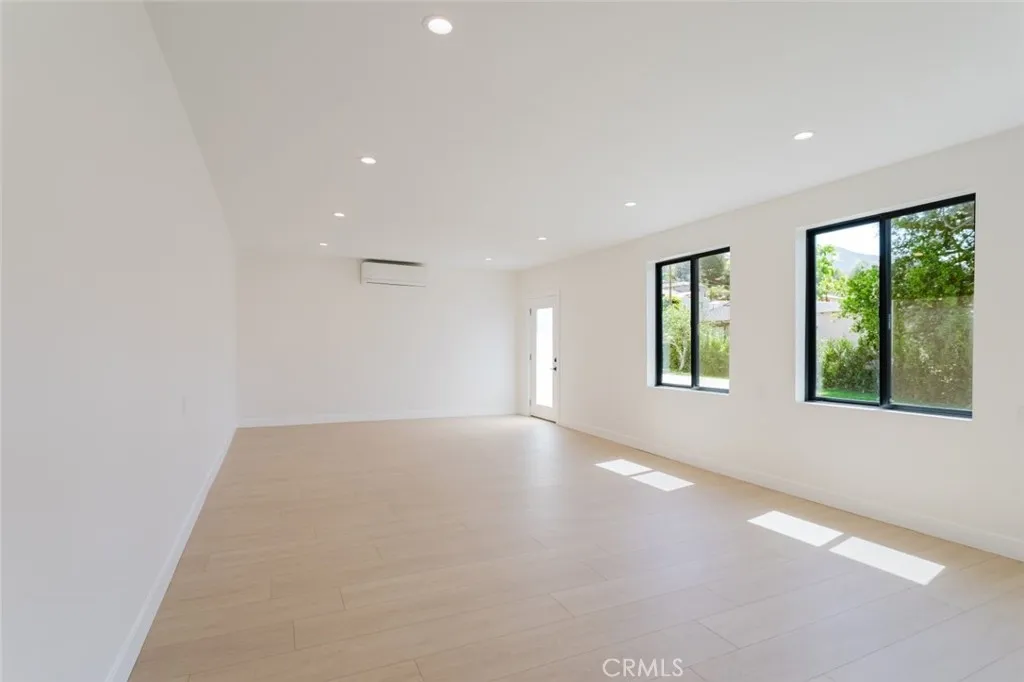 Additional image 141 of 941 Sherlock Drive, Burbank, CA 91501