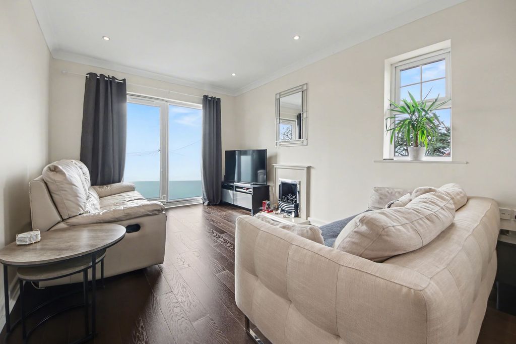 Additional image 3 of 2 bed flat for sale49 Cobden Avenue, Bitterne Park SO18
