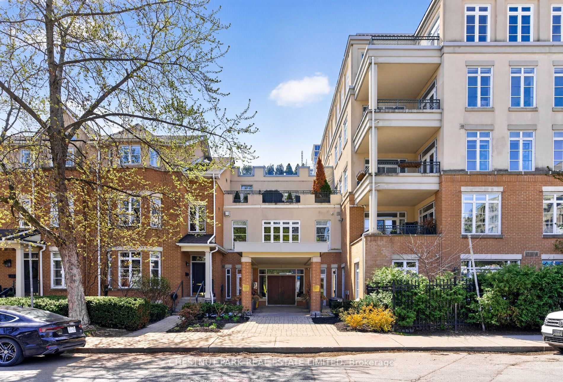 203-21 Shaftesbury Avenue, Toronto, ON, M4T 3B4