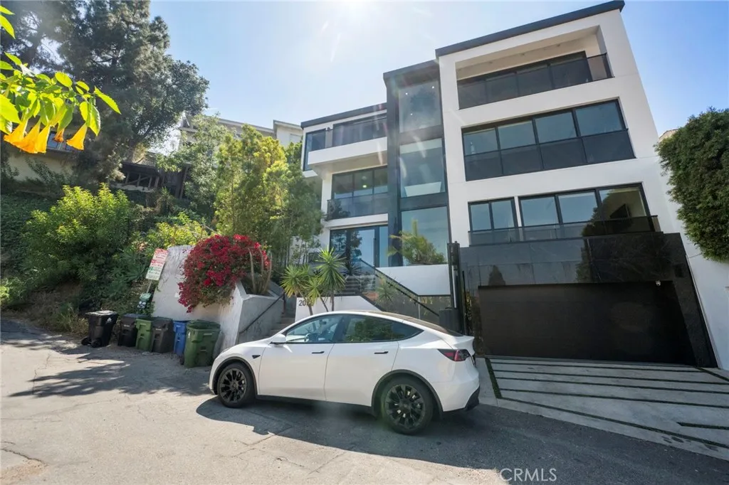 Additional image 41 of 2033 Glencoe Way, Los Angeles, CA 90068