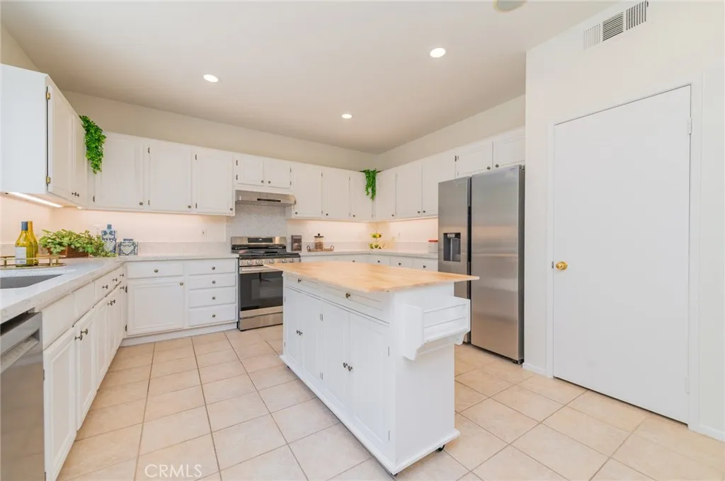 Additional image 55 of 25 Washington, Irvine, CA 92606