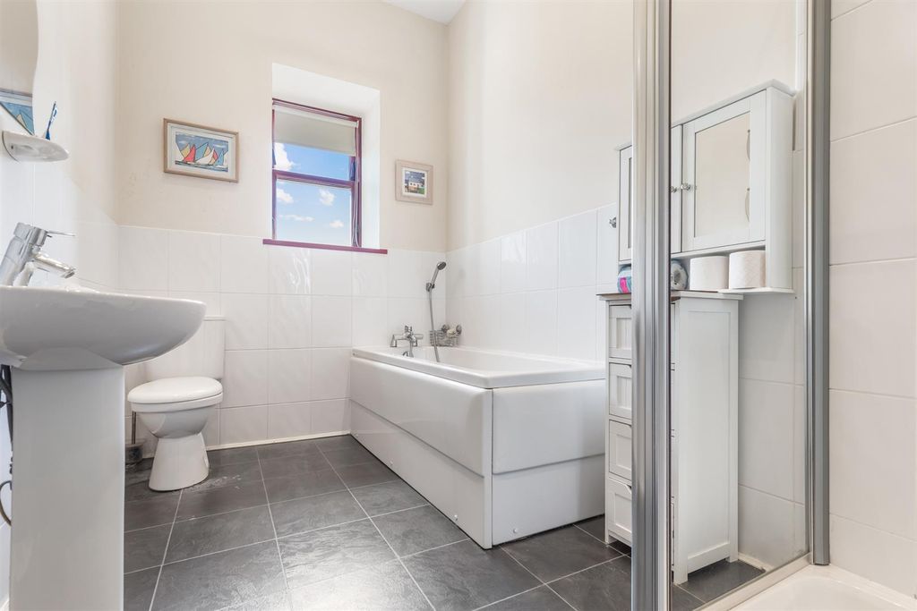Additional image 13 of 2 bed flat for saleUnion Street, Greenock PA16
