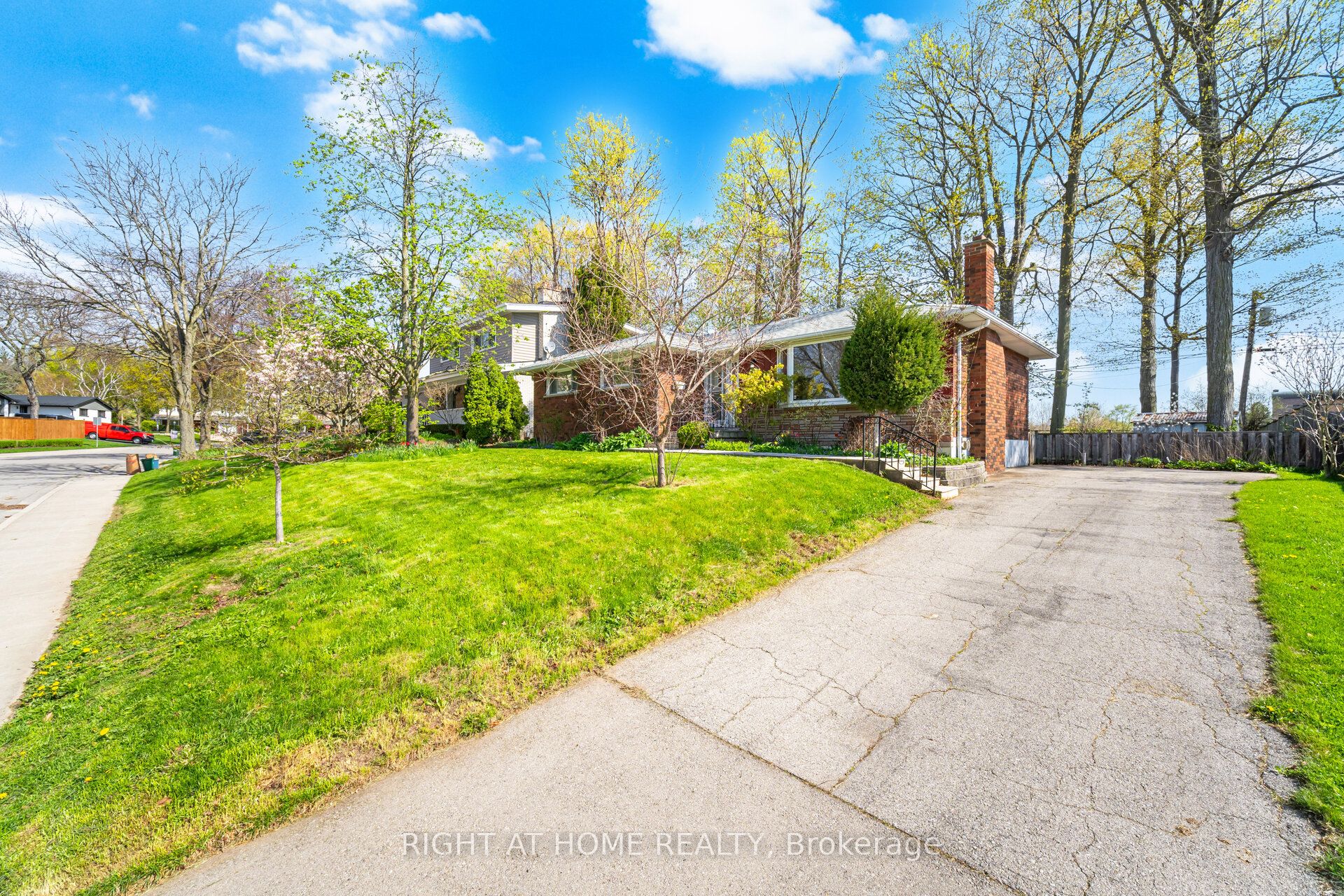 Additional image 2 of 1461 Moss Glen Road, Burlington, ON, L7P 2C2