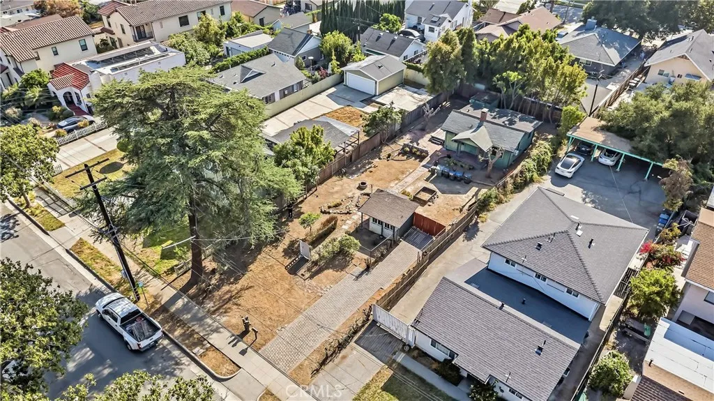 165 S Meridith Avenue, Pasadena, CA 91106 photo 2