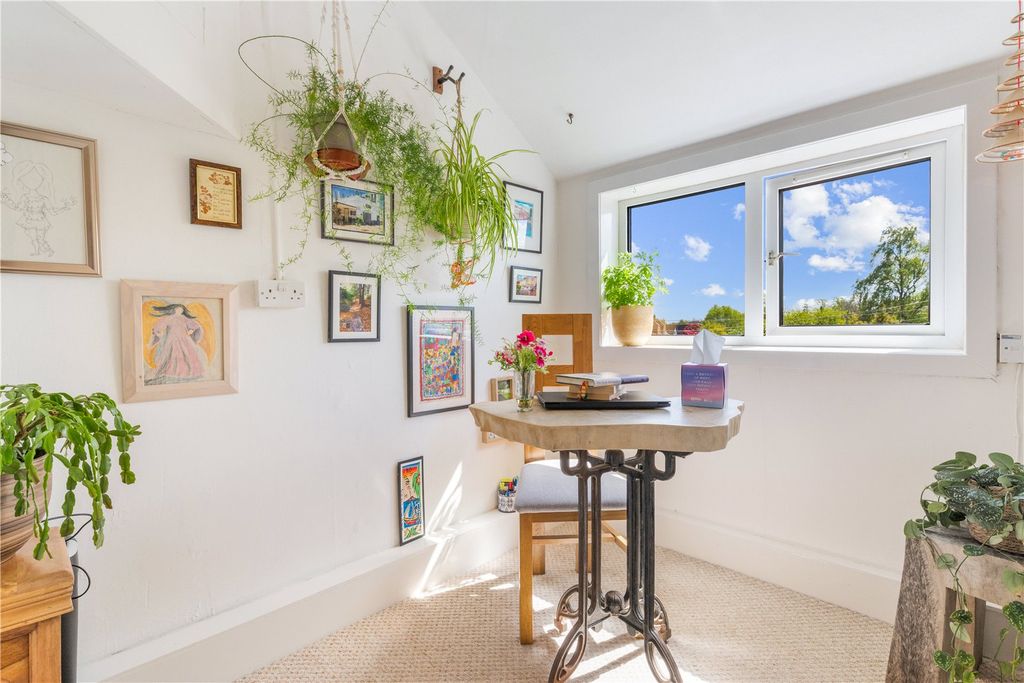 Additional image 15 of 2 bed flat for saleBellfield Road, Stirling FK8