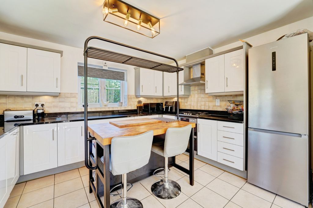 Additional image 13 of 5 bed detached house for saleMaskell Drive, Bedford MK41