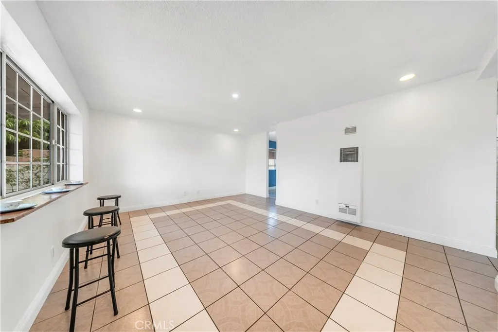 180 E 69th, Long Beach, CA 90805 photo 4