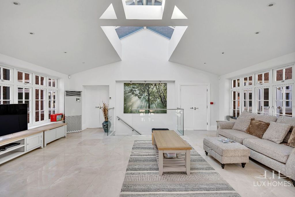 Additional image 14 of 7 bed detached house for saleParkstone Avenue, Emerson Park RM11