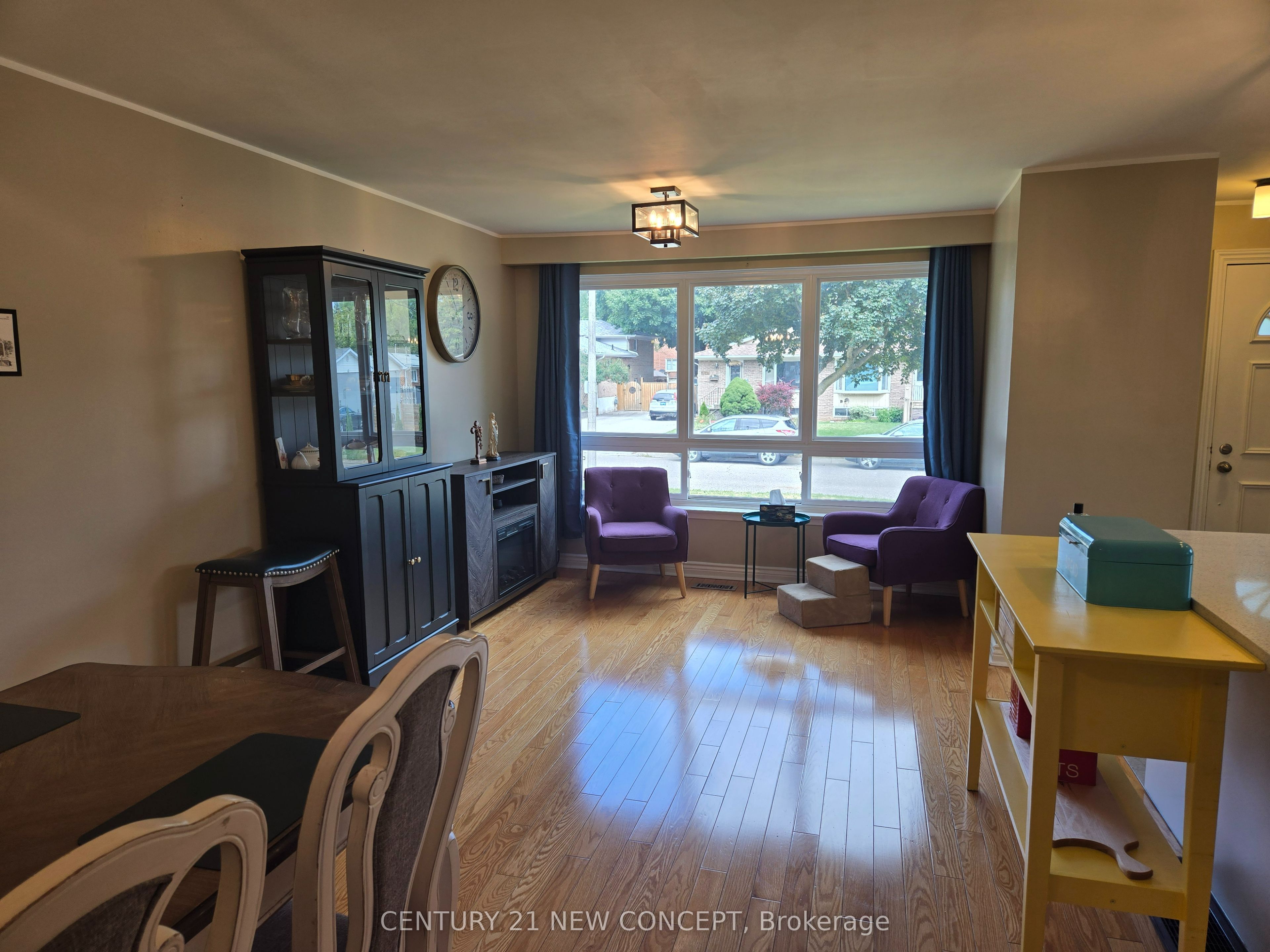Additional image 3 of 412 Melores Drive, Burlington, ON, L7L 4T8