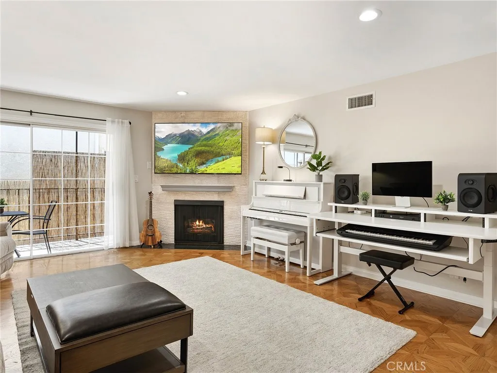 Additional image 11 of 557 E San Jose Avenue Unit 7, Burbank, CA 91501
