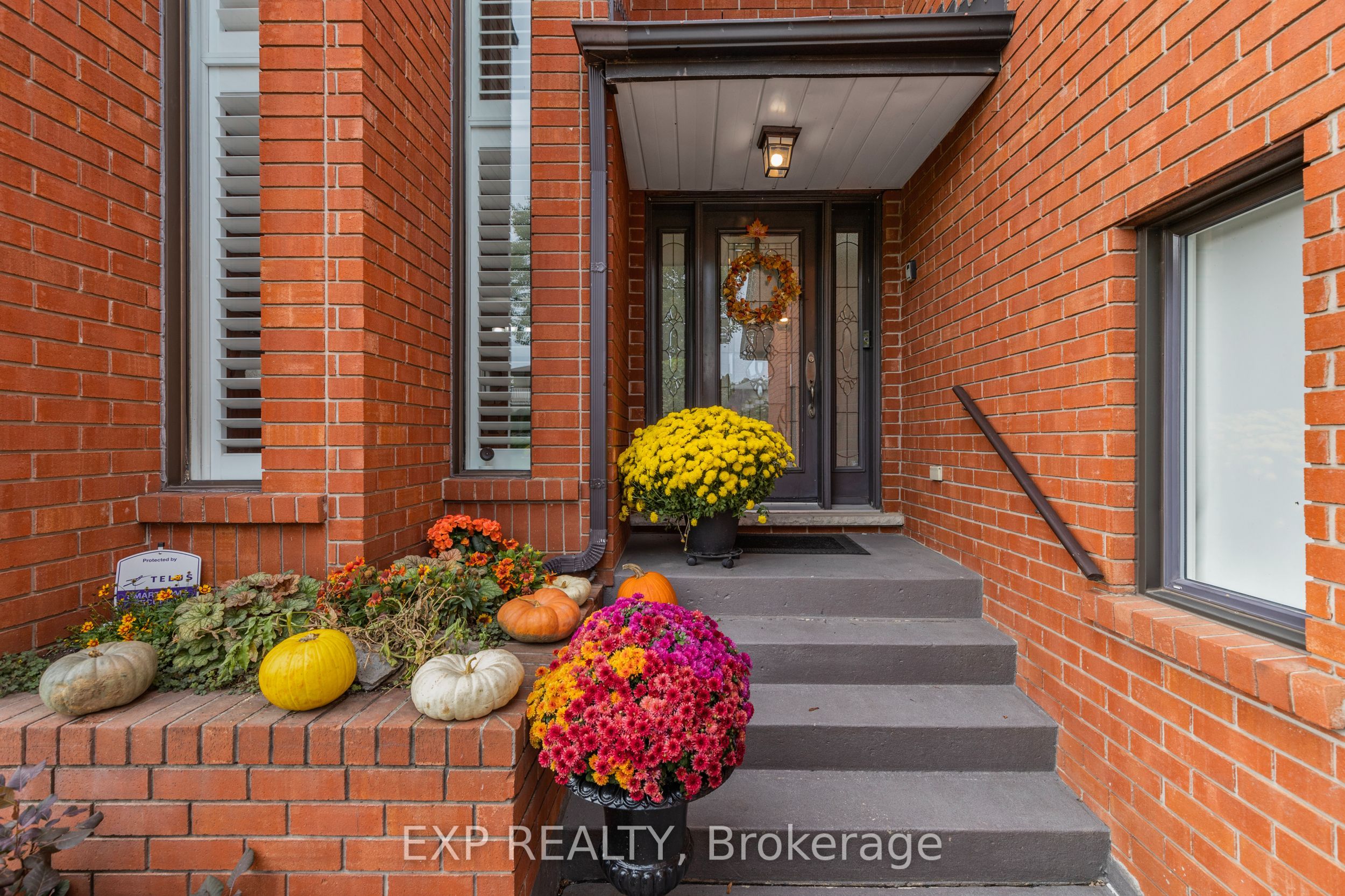 10 Vega Crescent, Hamilton, ON, L8E 4S7 photo 2