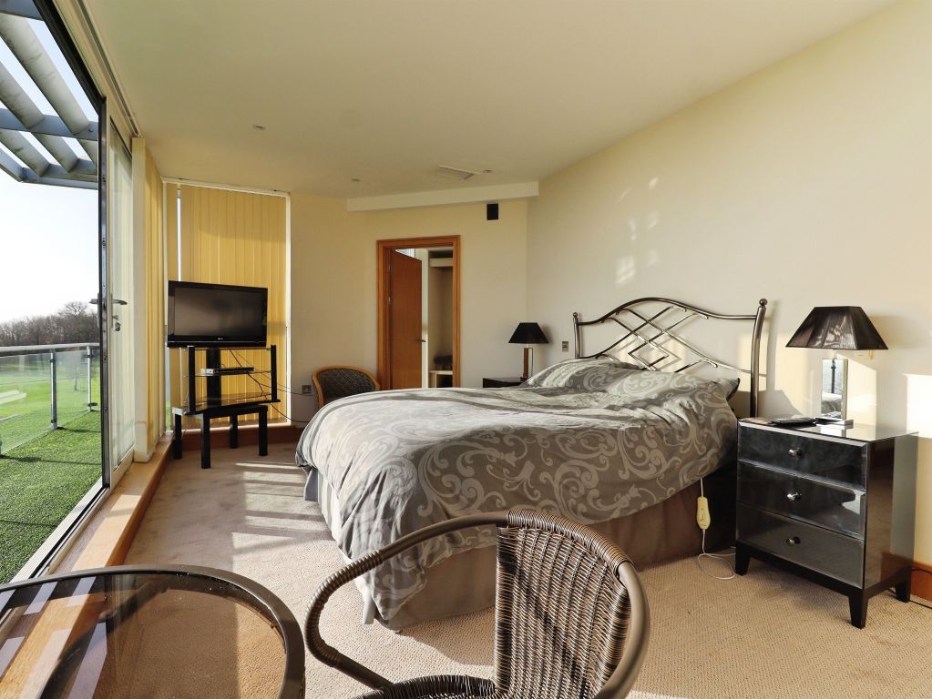 Additional image 12 of 2 bed flat for saleHayes Road, Sully, Penarth CF64