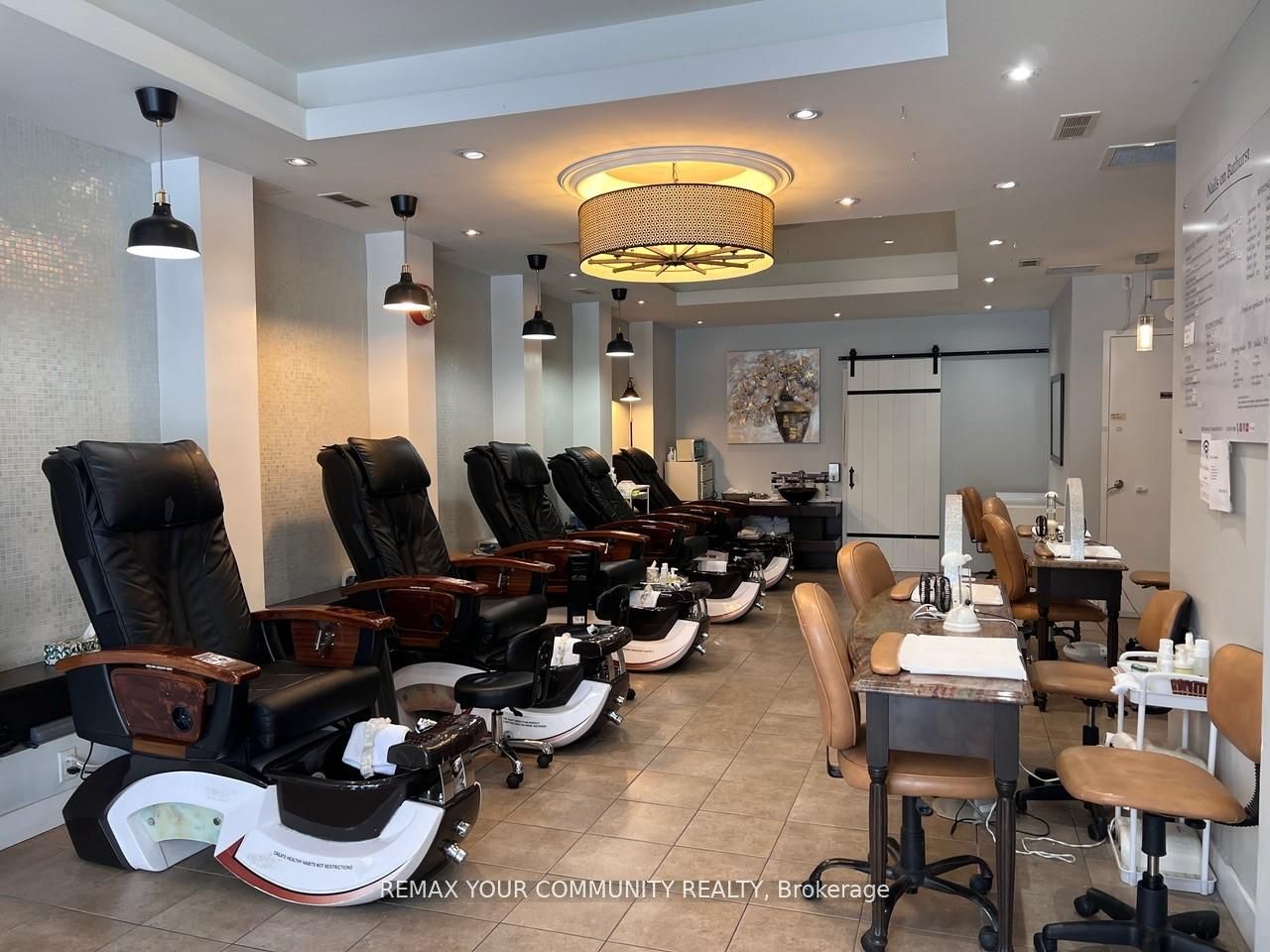3887 Bathurst Street, Toronto, ON, M3H 5V1