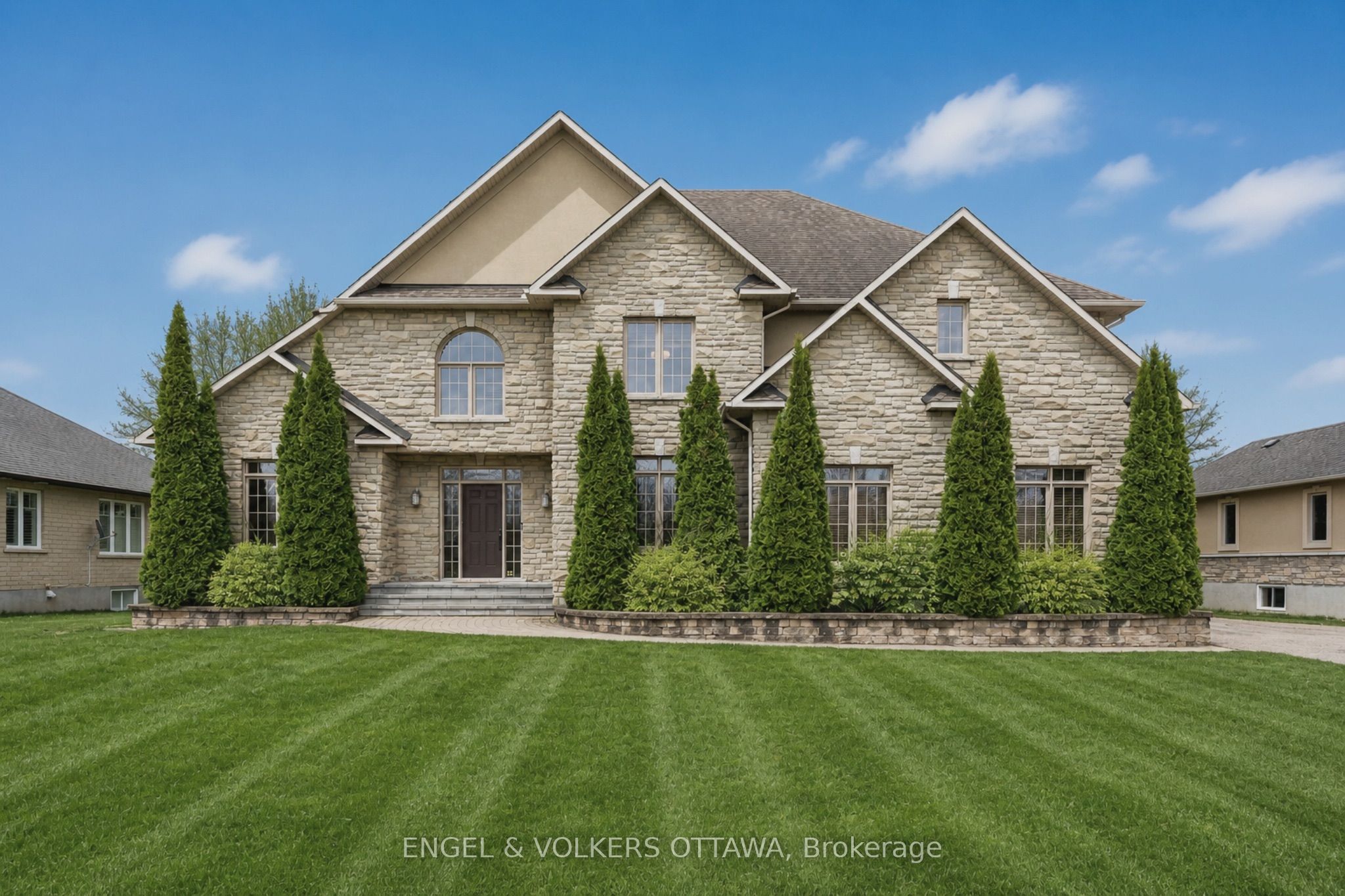 6842 South Village Drive, Ottawa, ON, K4P 0A5
