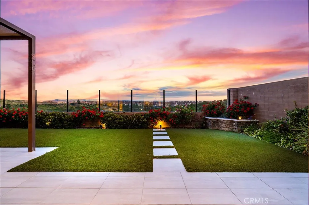154 Roscomare, Irvine, CA 92602 photo 2