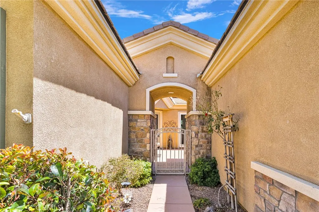 10397 Darby Rd, Apple Valley, CA 92308 photo 4