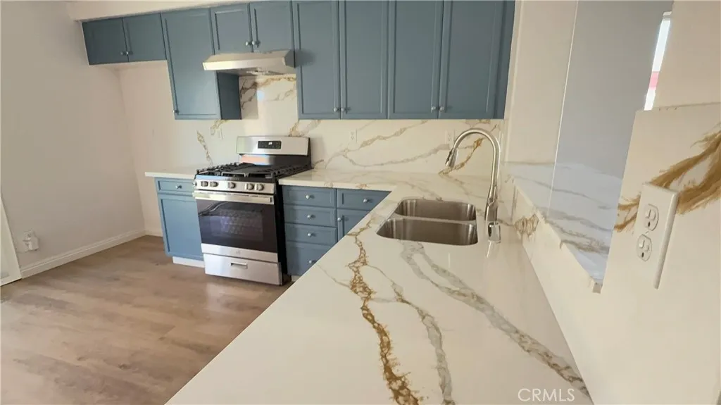 555 Koufax Dr, Lancaster, CA 93535 photo 4