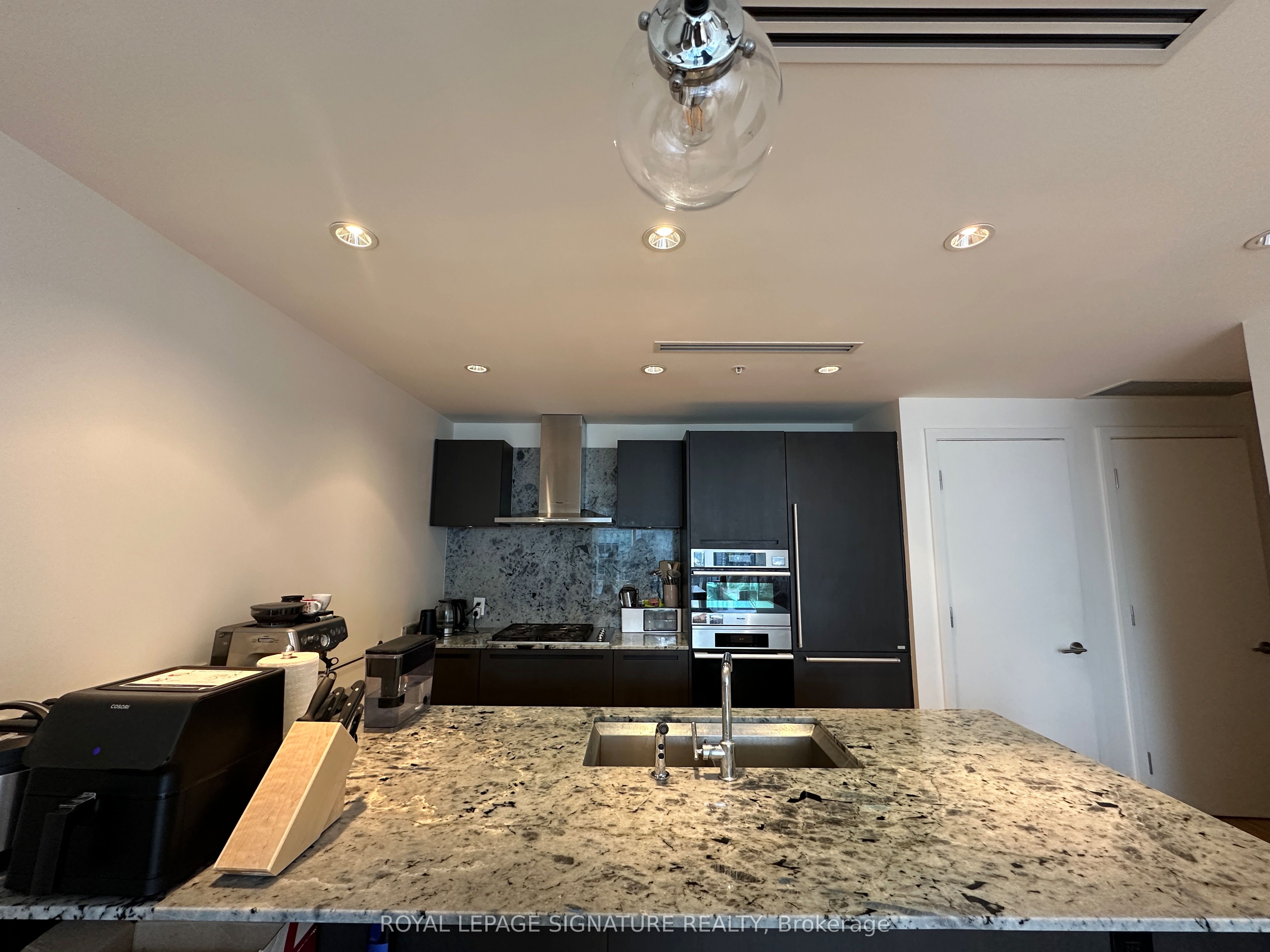Additional image 3 of 3104-180 University Avenue, Toronto, ON, M5H 0A2