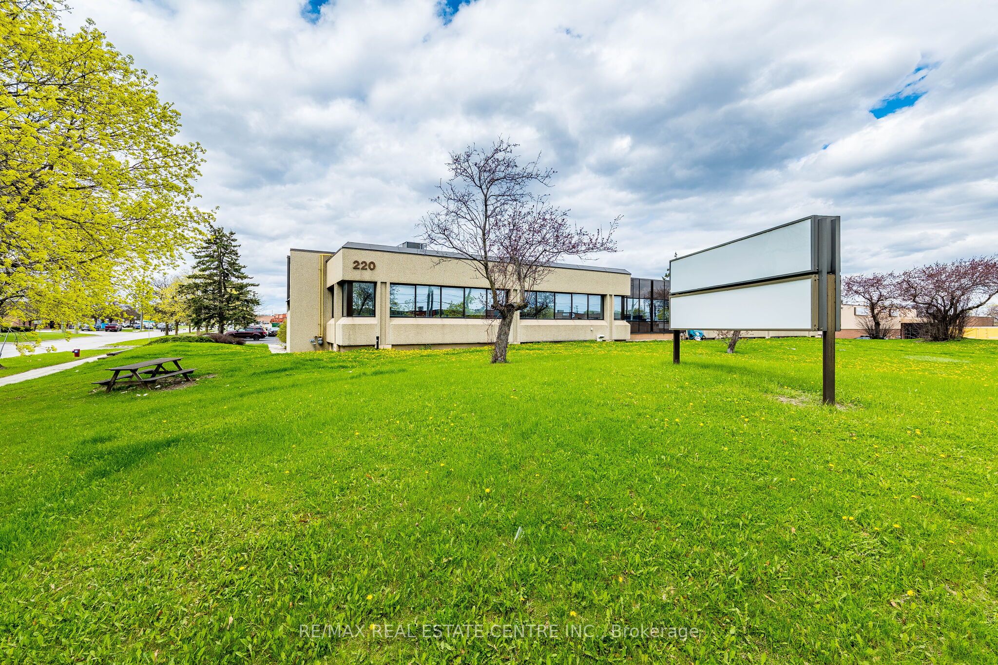 220 Advance Boulevard, Brampton, ON, L6T 4J5 photo 3