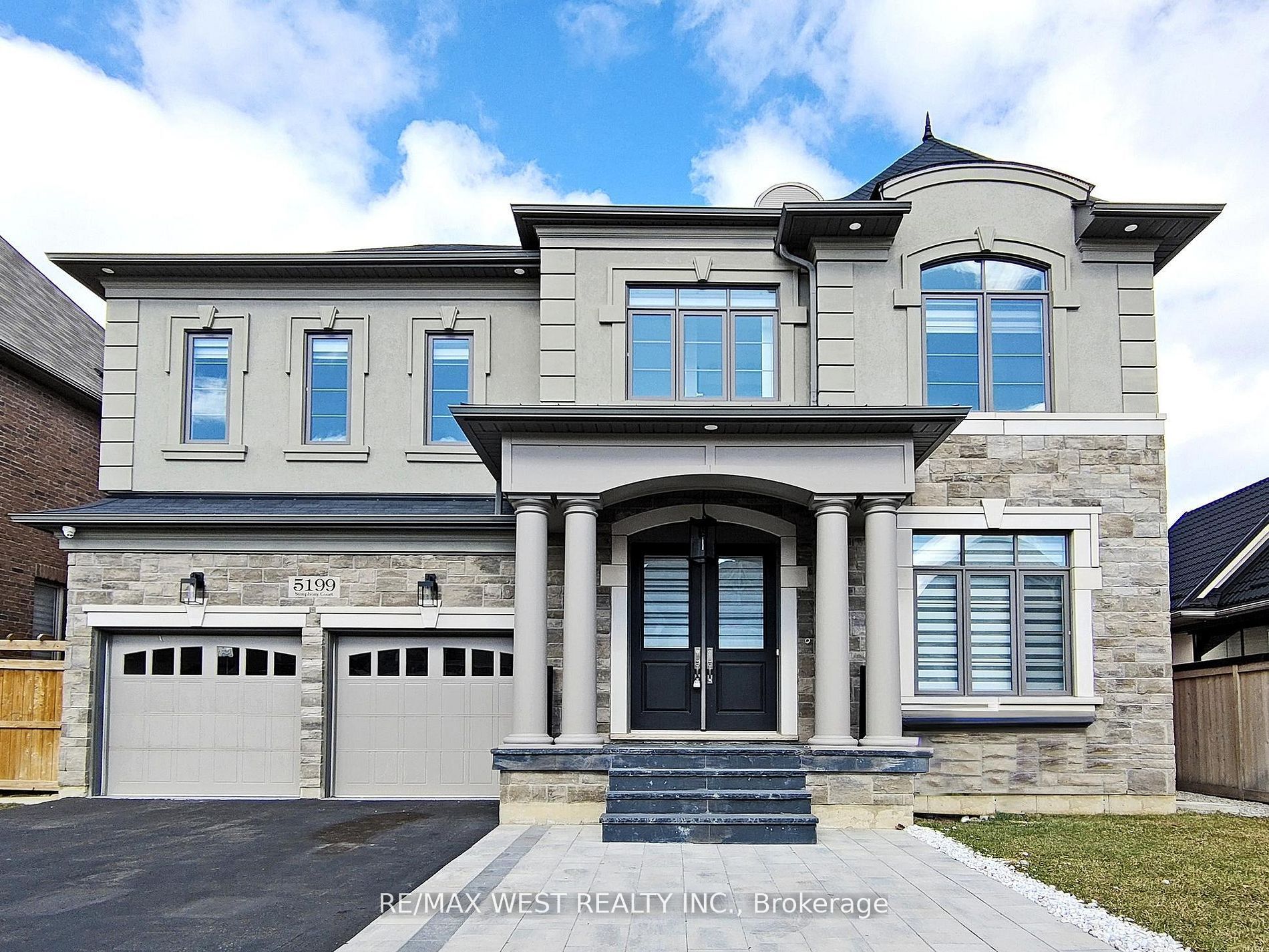 5199 Symphony Court, Mississauga, ON, L5M 2M9