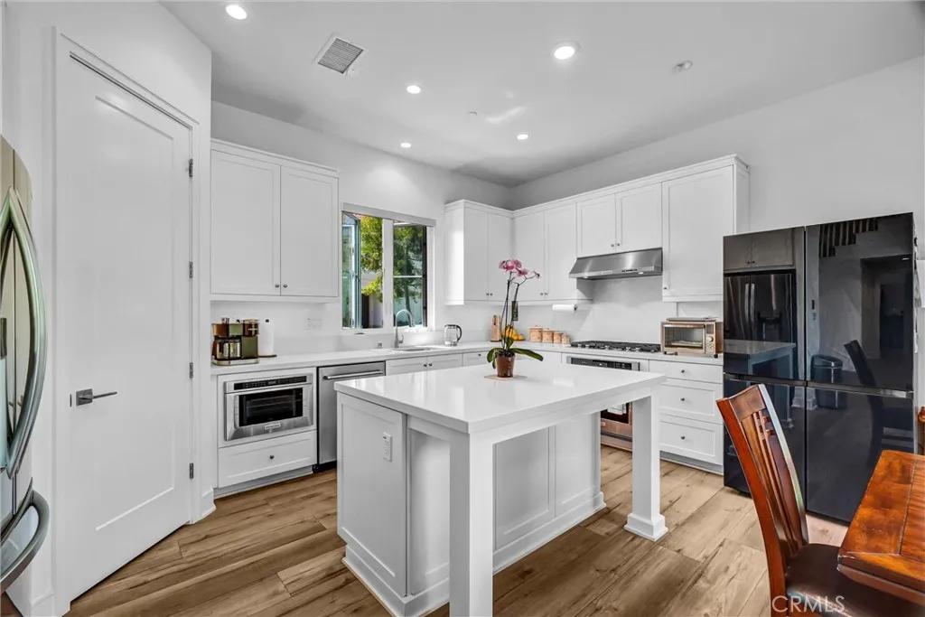 Additional image 10 of 151 Winnett, Irvine, CA 92602